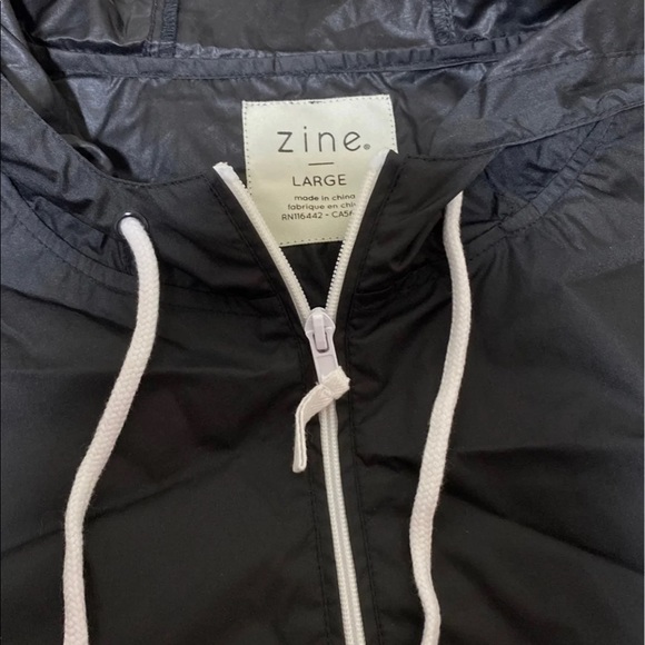 Windbreaker - Picture 3 of 3